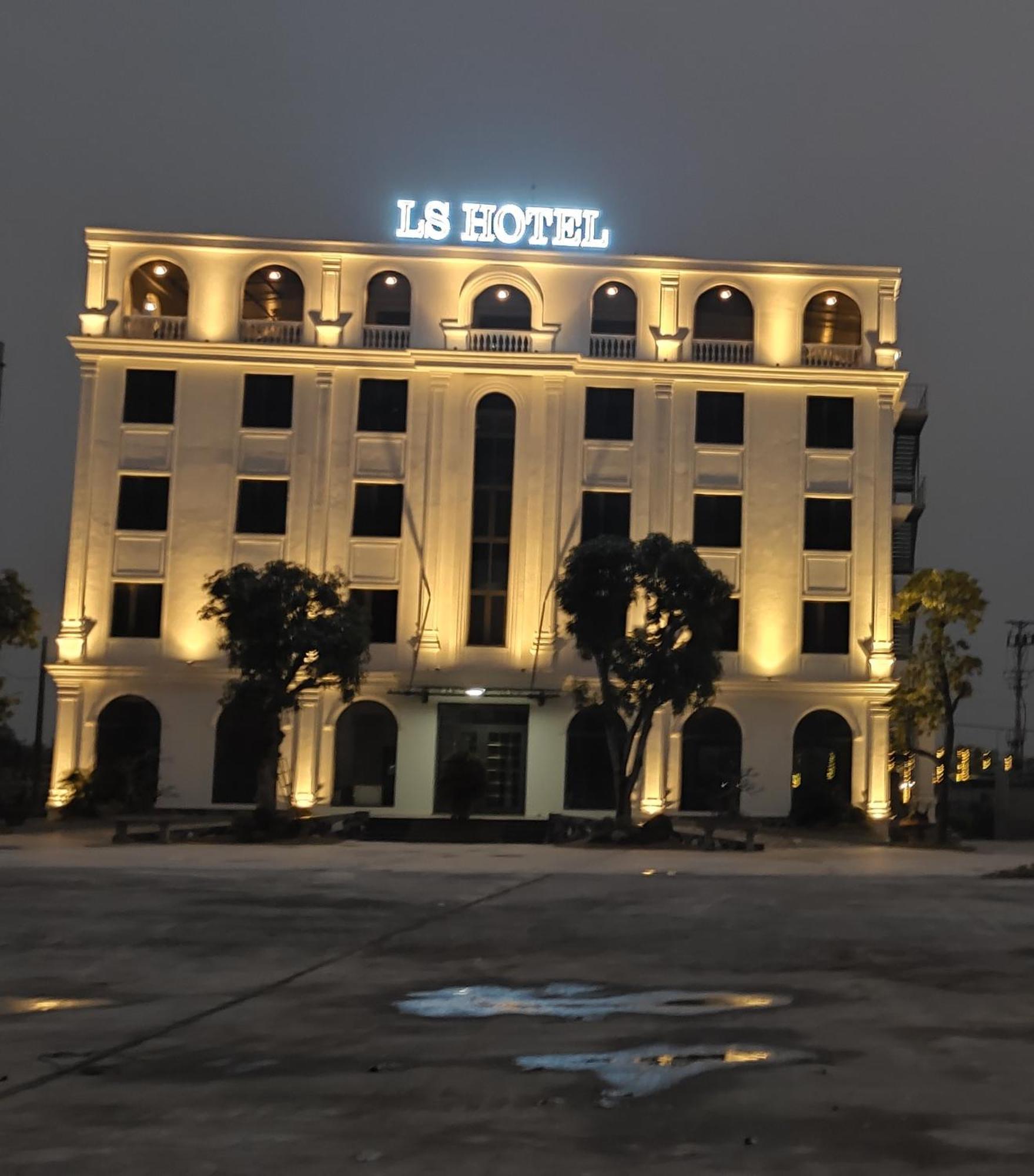 Ls Hotel Phu Ly Esterno foto